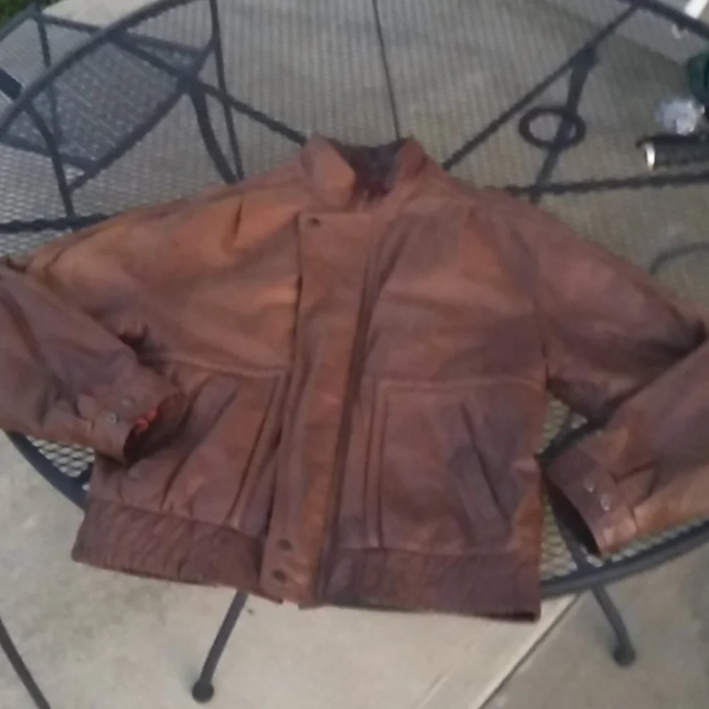 N/A men brown